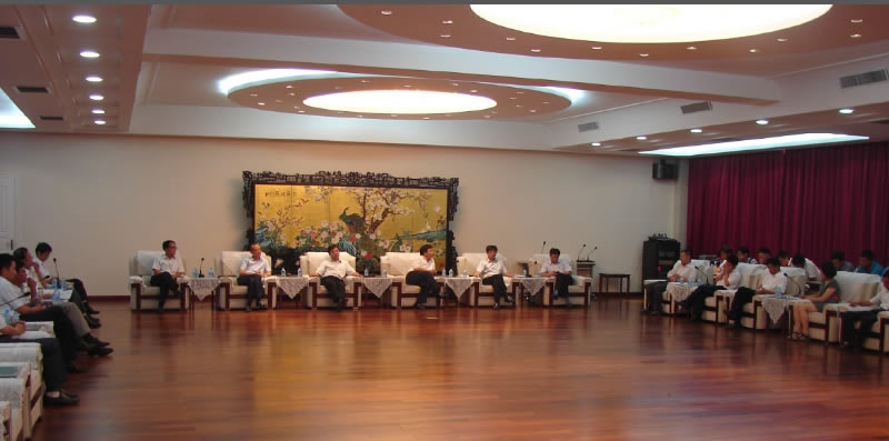 承上启下，继往开来--大学生员工座谈会纪实