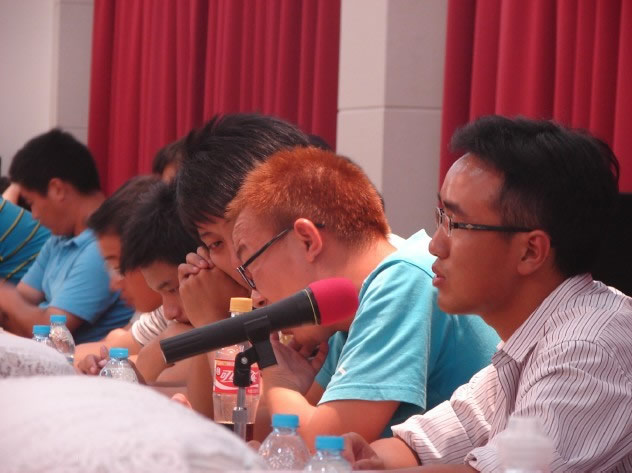 承上启下，继往开来--大学生员工座谈会纪实